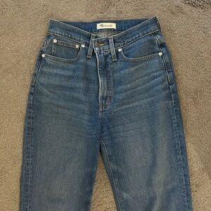 Madewell’s The Perfect Vintage Straight Jeans - 27